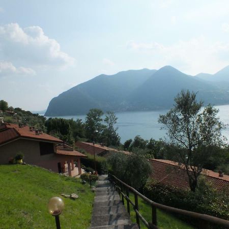 App. Monte Isola Vista Panoramica Villa Екстериор снимка
